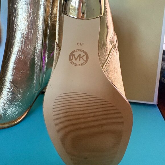 NIB Michael Kors Kelsea Boot; Gold Crushed Leather; Size 6 - Picture 2 of 5
